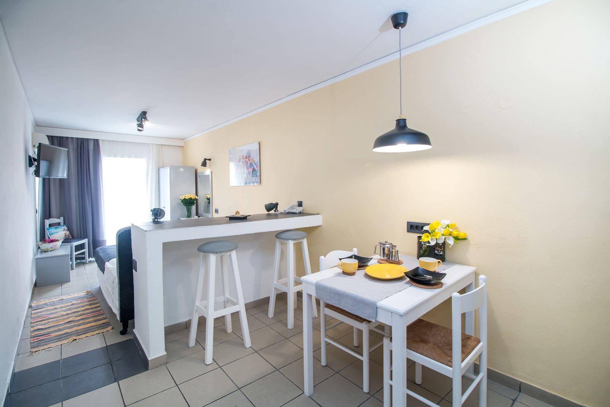 Kahlua Hotel Apartments Rhodes City ภายนอก รูปภาพ