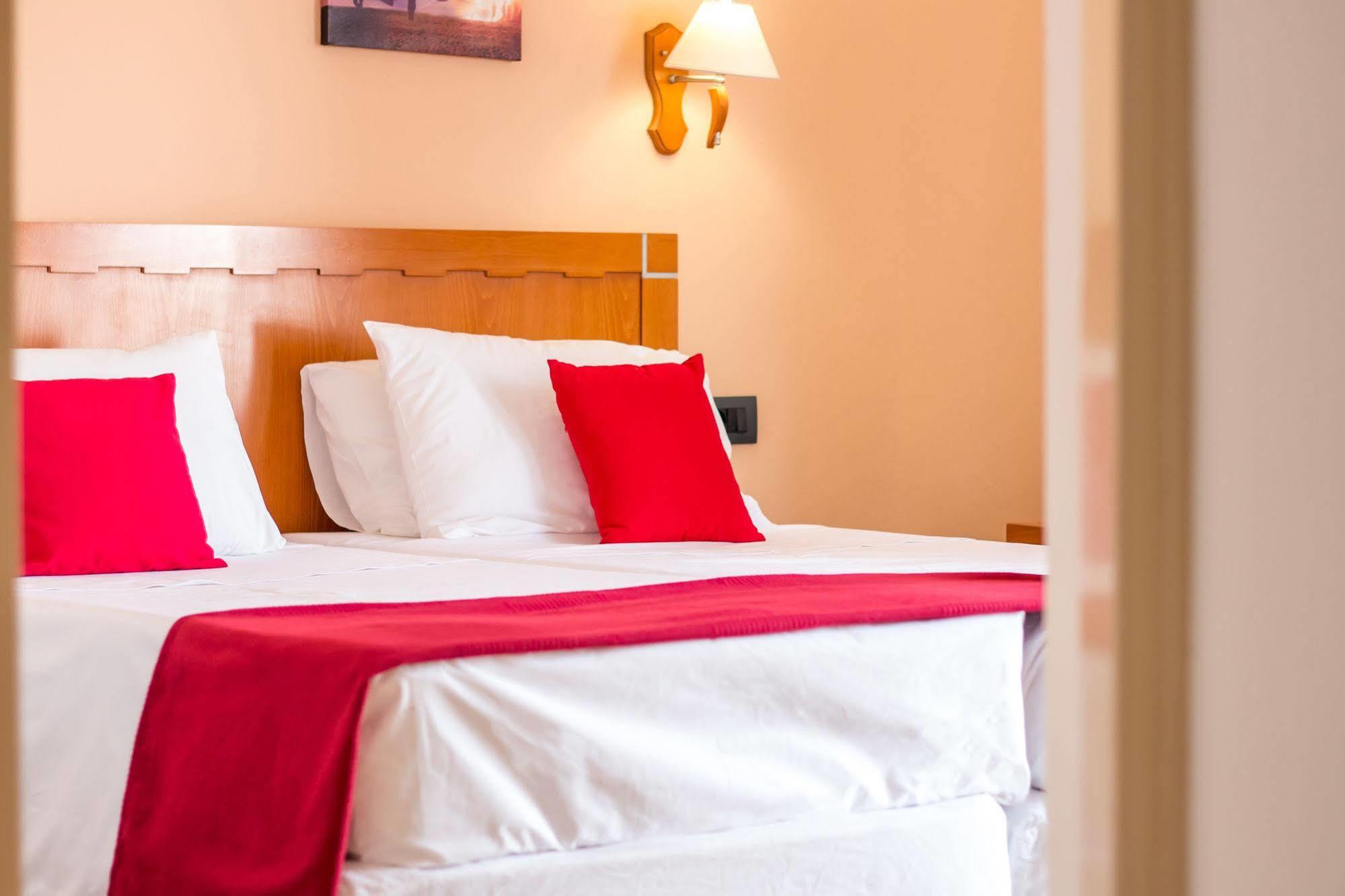 Kahlua Hotel Apartments Rhodes City ภายนอก รูปภาพ